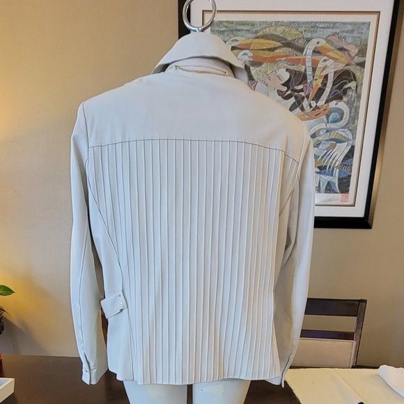Beautiful St. John Sport By Marie Gray Jacket NEW - Picture 6 of 10